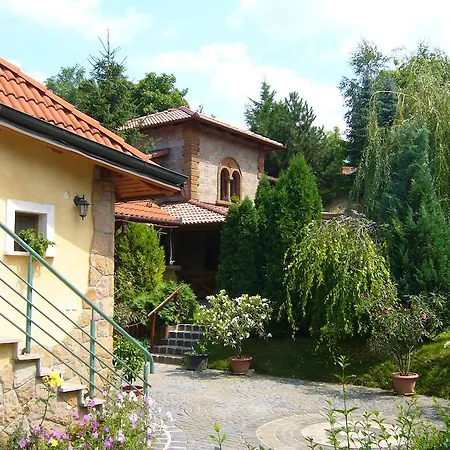 Club Leonardo Etterem Es Panzio Guest house *