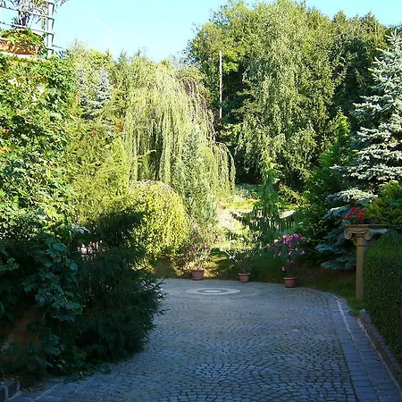 Vendégház Club Leonardo Etterem Es Panzio