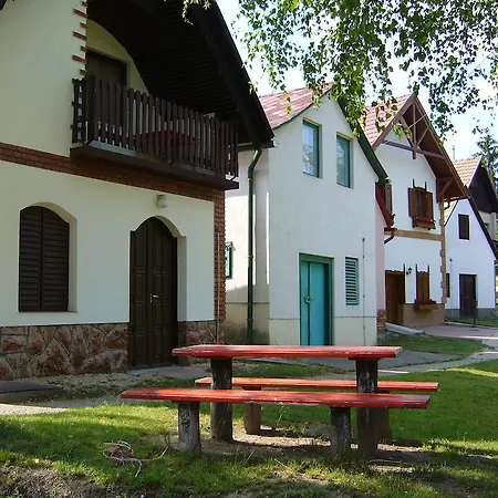 Club Leonardo Etterem Es Panzio