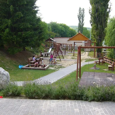Guest house Club Leonardo Etterem Es Panzio
