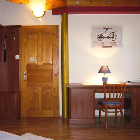 Guest house Club Leonardo Etterem Es Panzio