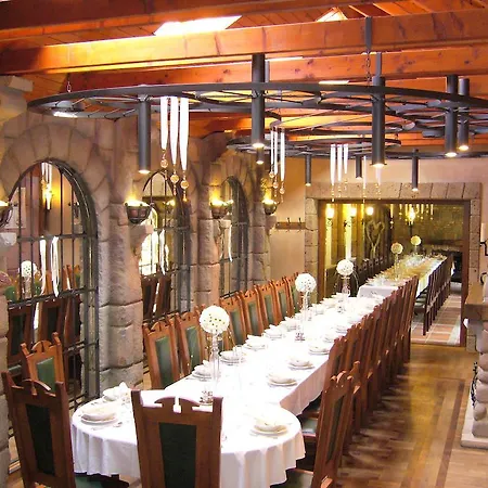 Club Leonardo Etterem Es Panzio